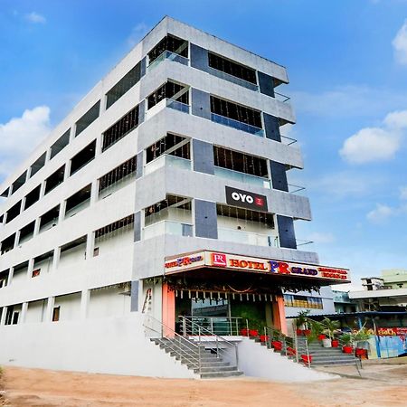 Hotel O Pr Grand Khammam エクステリア 写真