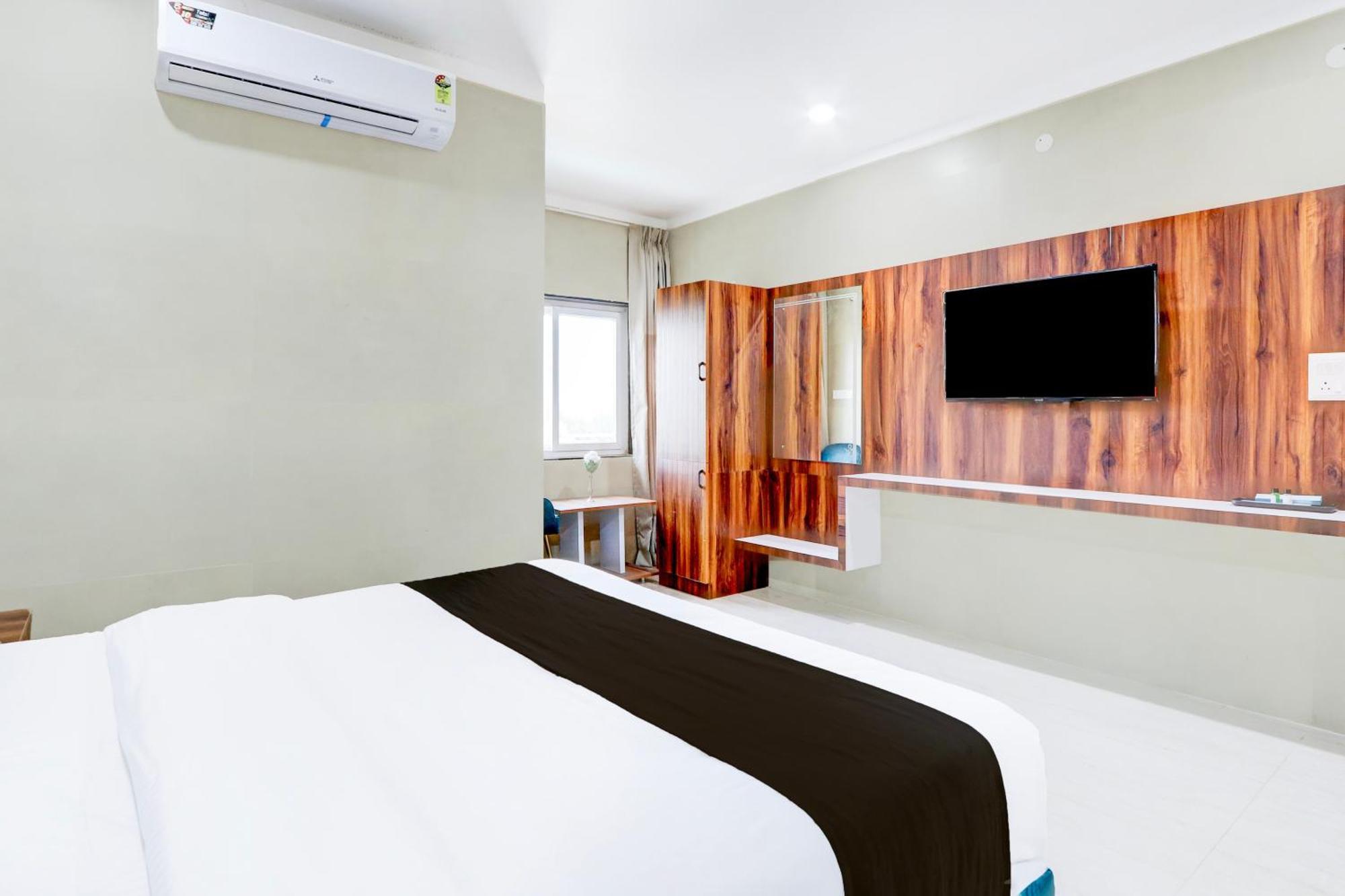 Hotel O Pr Grand Khammam エクステリア 写真