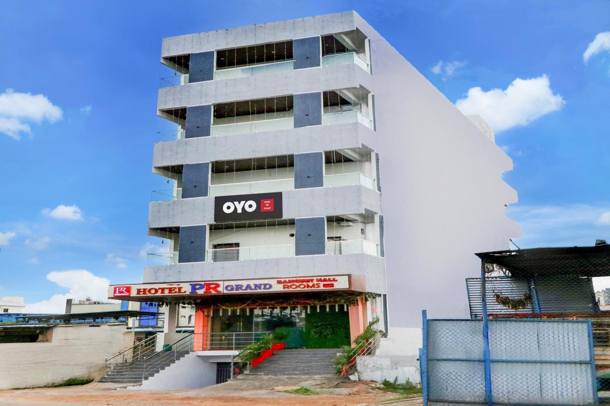 Hotel O Pr Grand Khammam エクステリア 写真