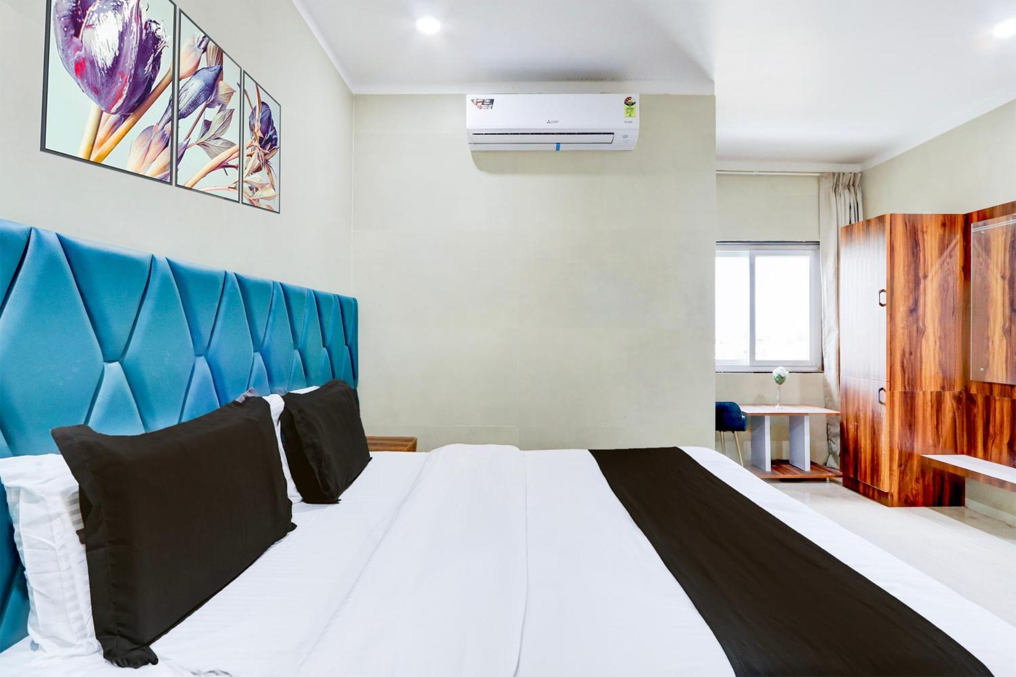 Hotel O Pr Grand Khammam エクステリア 写真