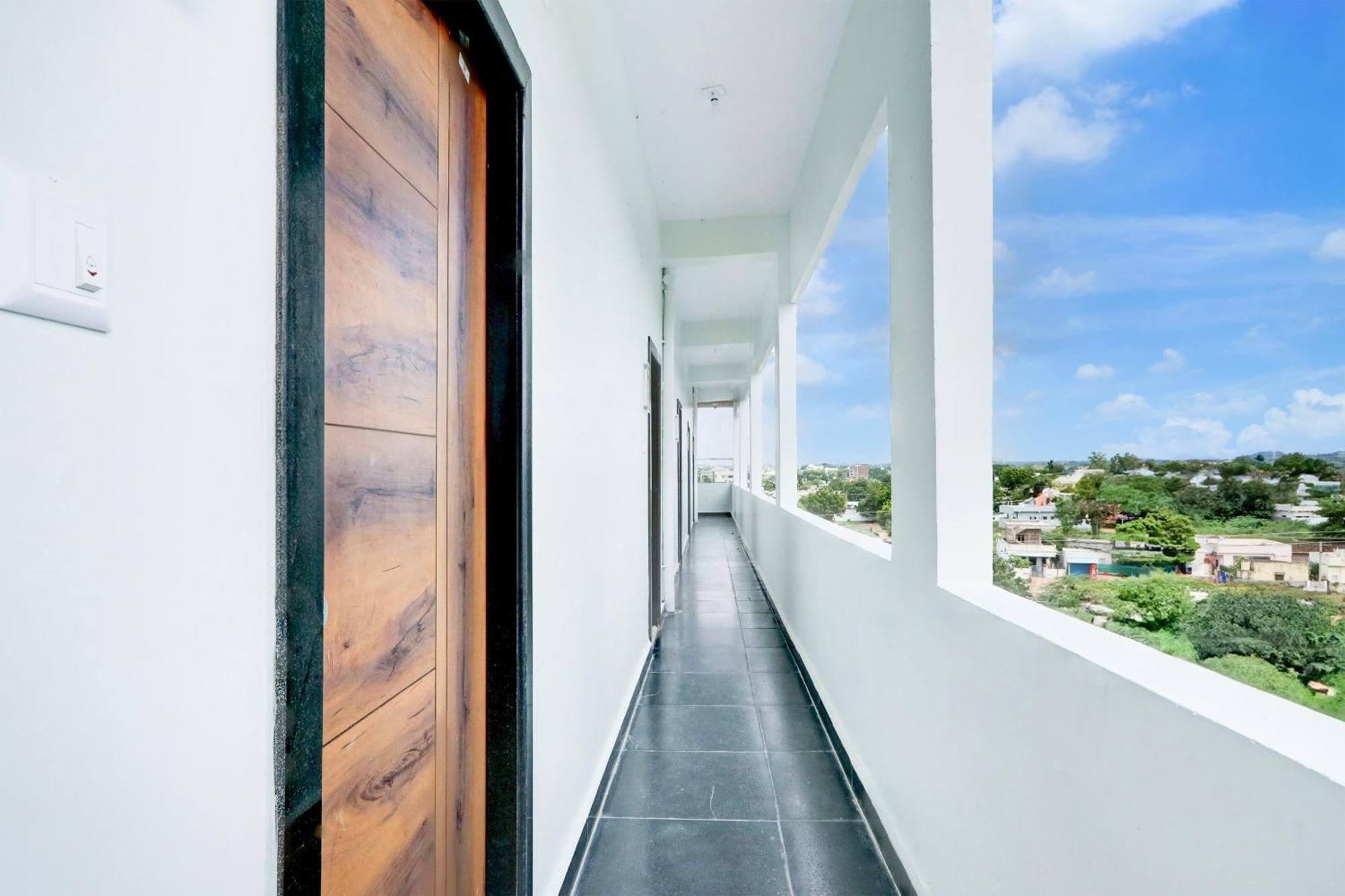 Hotel O Pr Grand Khammam エクステリア 写真