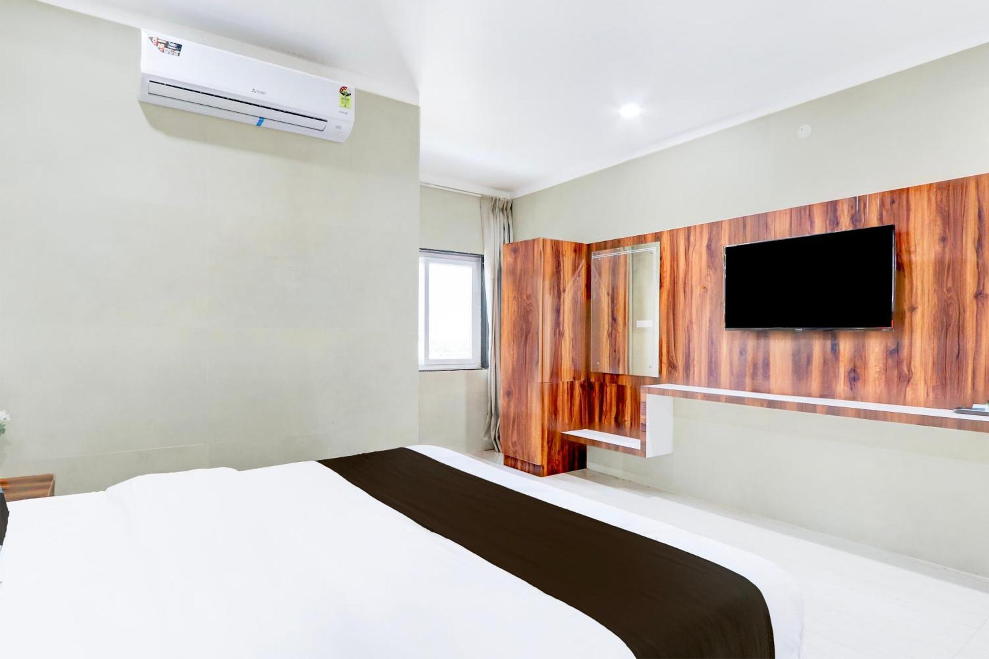 Hotel O Pr Grand Khammam エクステリア 写真
