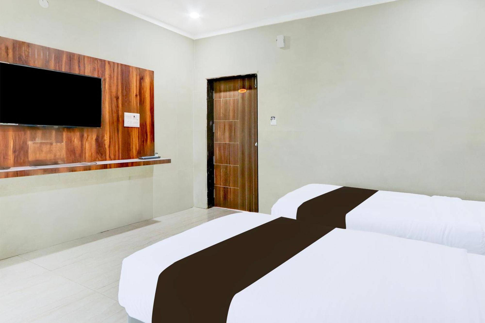 Hotel O Pr Grand Khammam エクステリア 写真